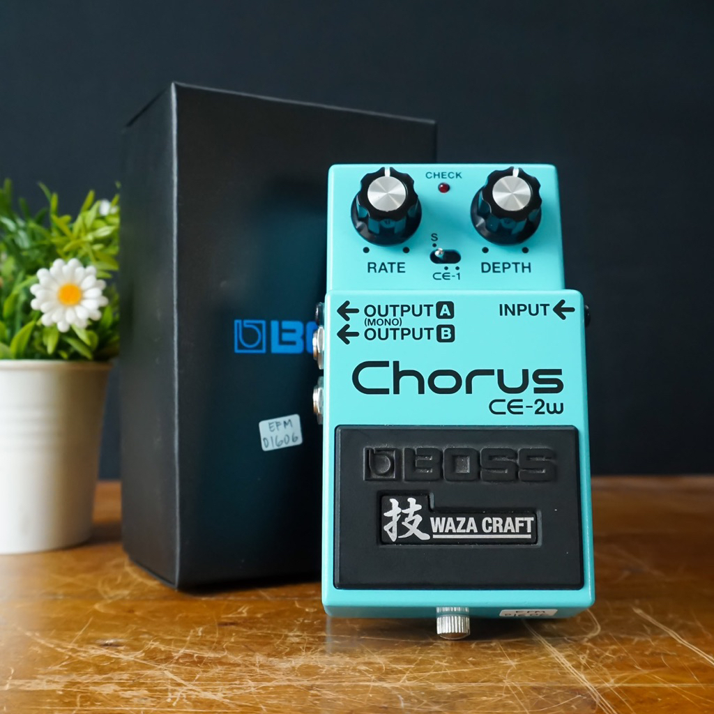 Boss Waza Craft Chorus CE-2W Efek Gitar