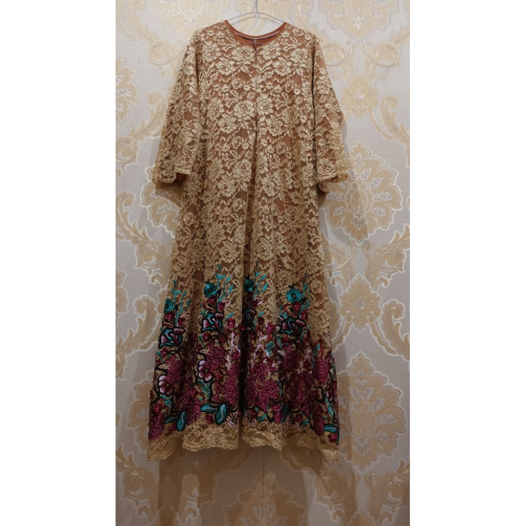 dress pesta brokat bordir nagita