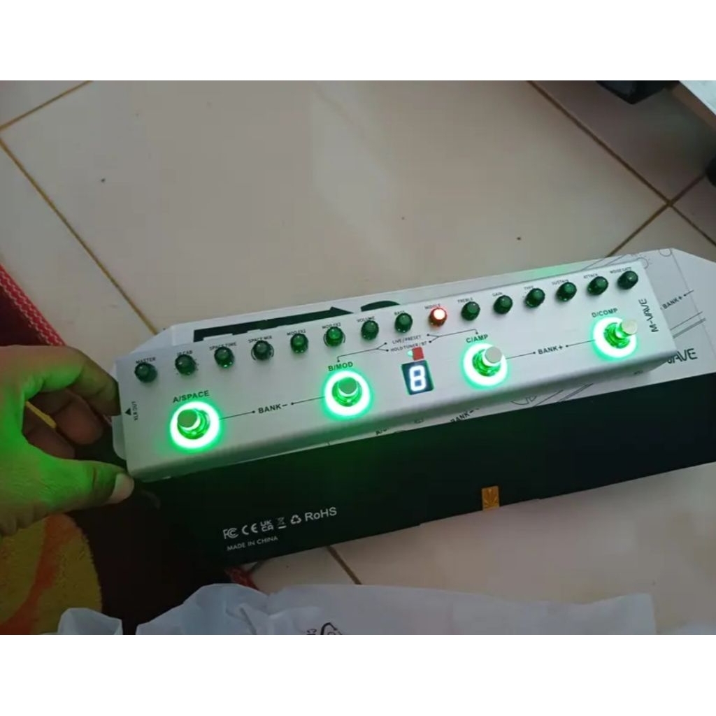 EFEK BASS M-VAVE TANK B