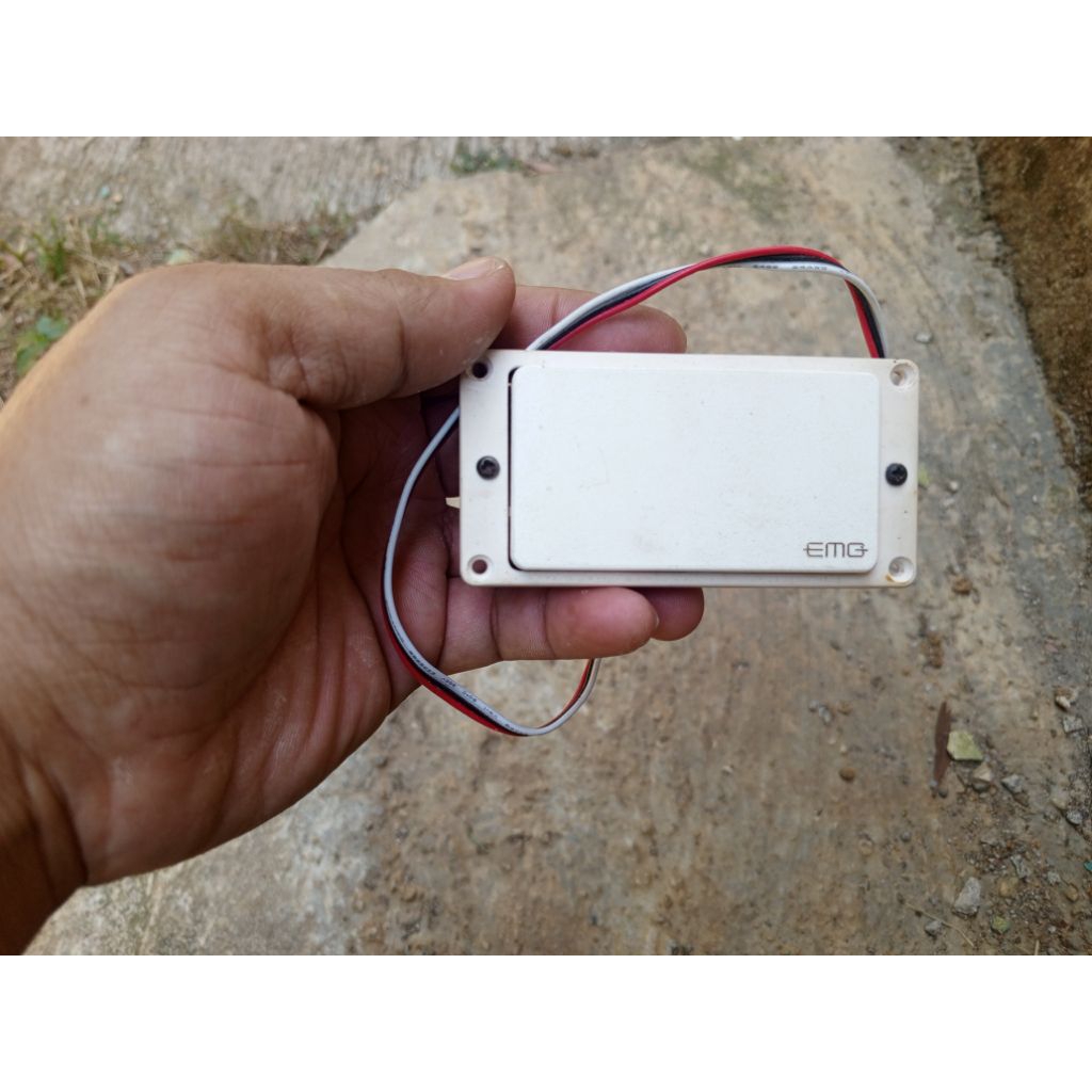 pickup EMG 85