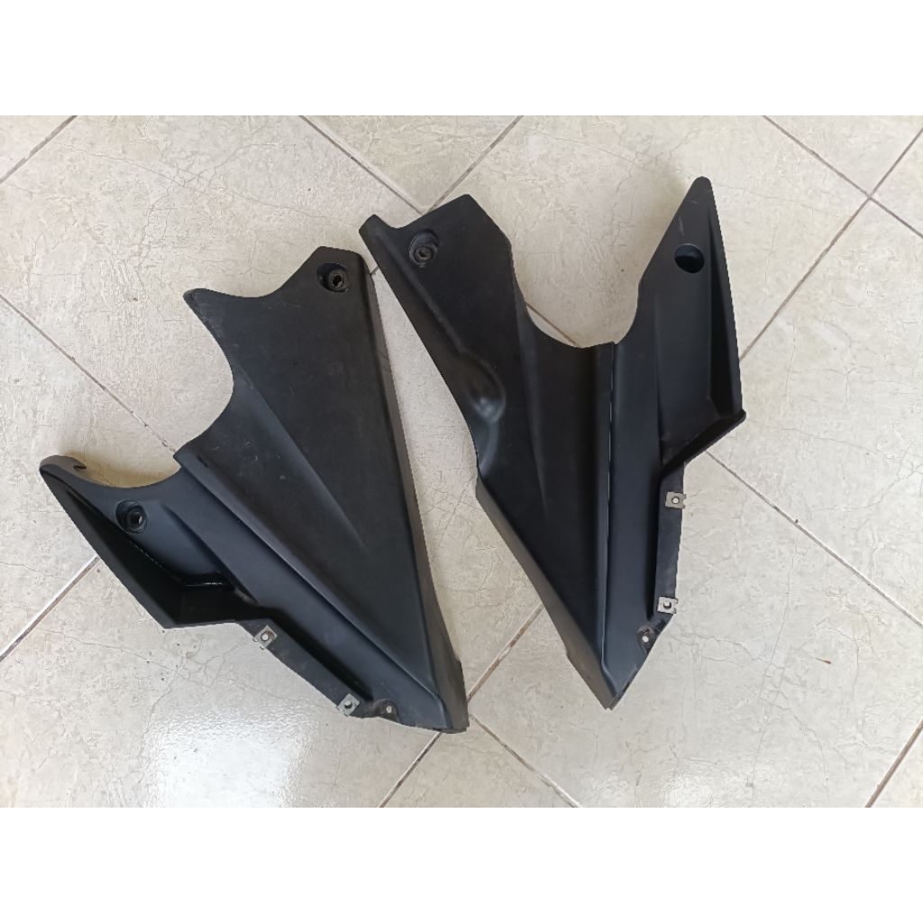 Cover mesin fairing bawah R15V2 original