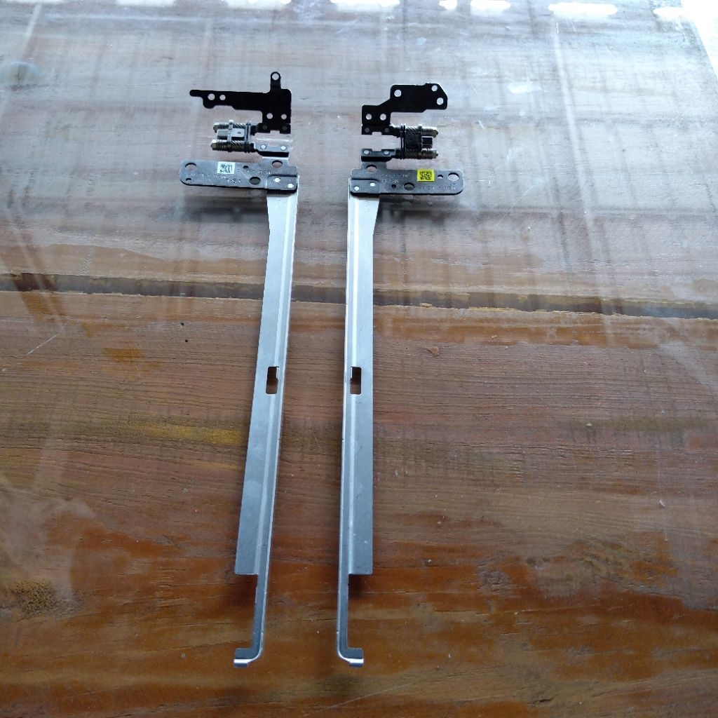 engsel laptop lenovo ideapad c340 14iwl