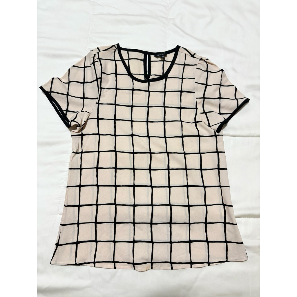 PRELOVED BLOUSE KOTAK HITAM PUTIH