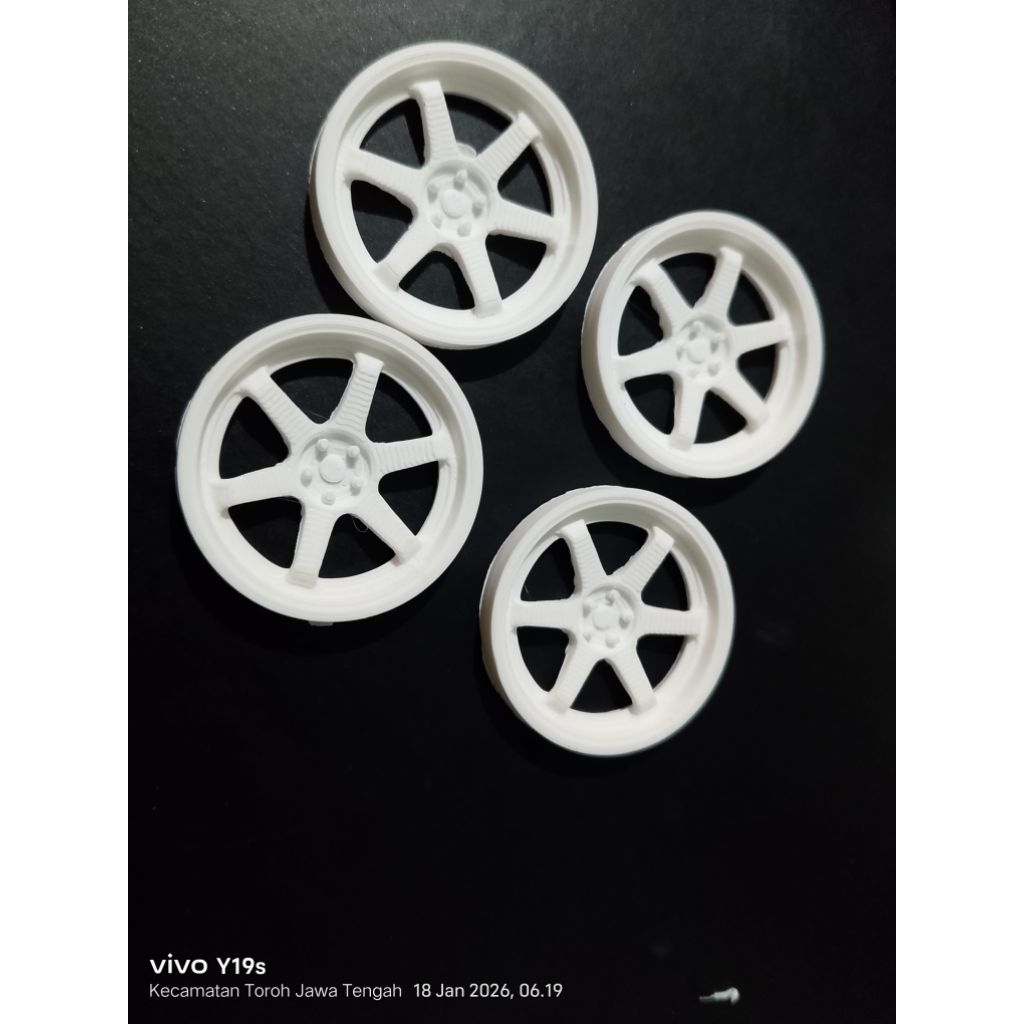 Wheeldop untuk pickup miniatur L300 warna putih