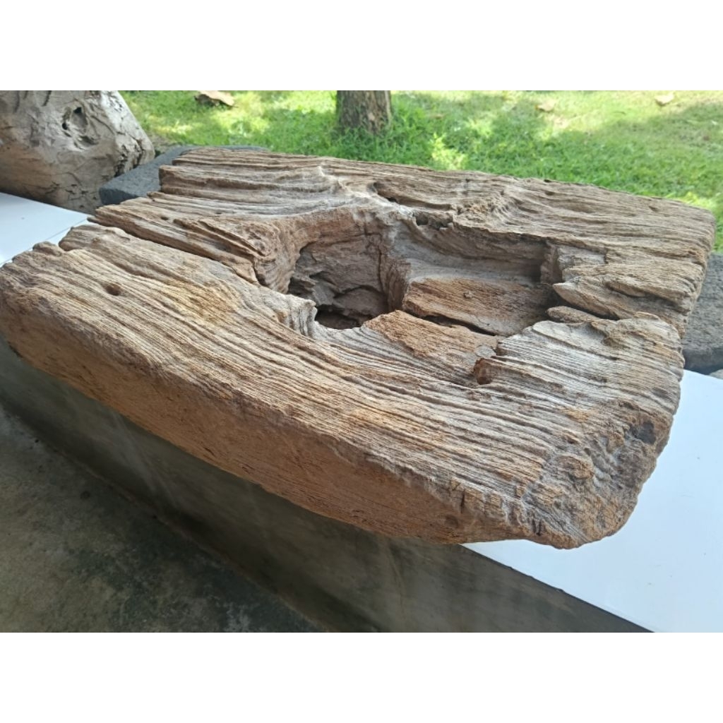 balok lumpang lesung kayu jati bolong erosi keras rustic antik kuno jadul lawas