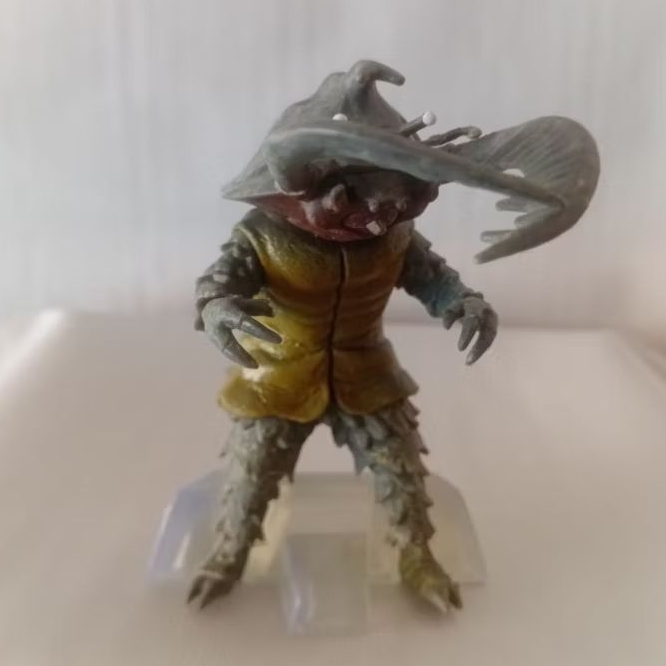 Mainan Action Figure Ultraman Monster