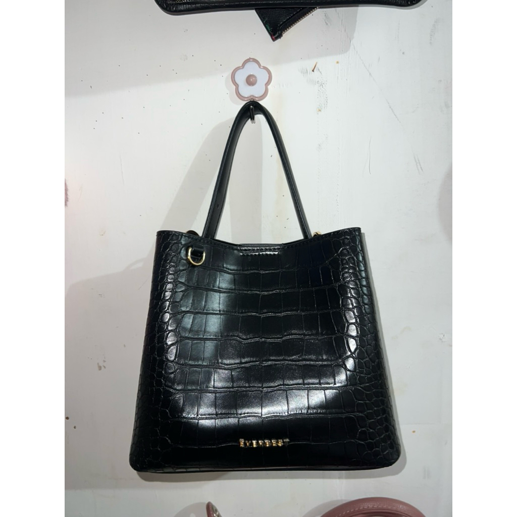 Preloved Everbest bags