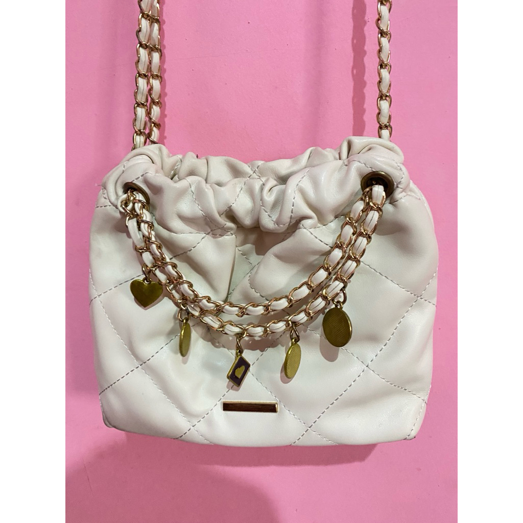 Preloved Tas Selempang