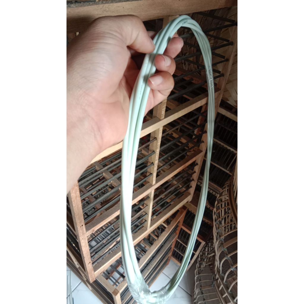 Jeruji Fiber Putih import ukuran 4mm panjang 10mtr