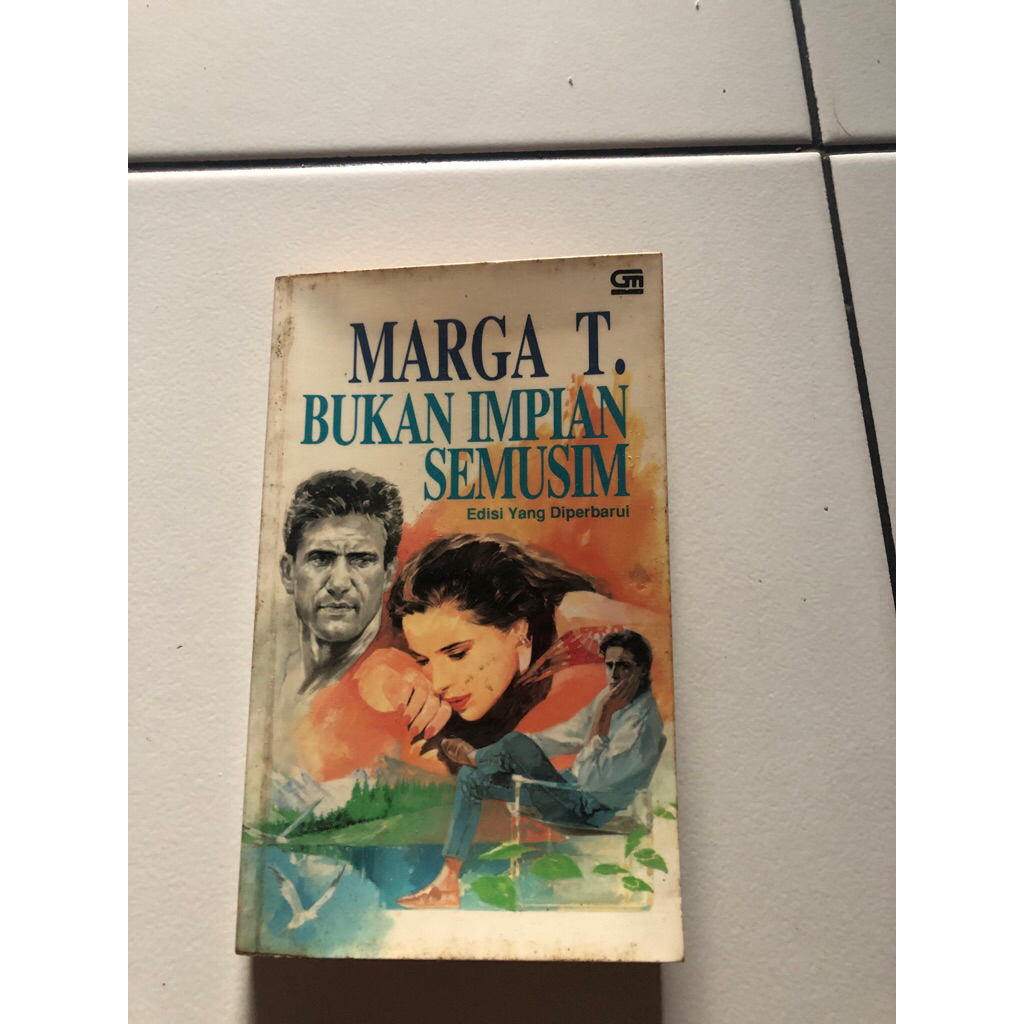 BUKAN IMPIAN SEMUSIM marga t.