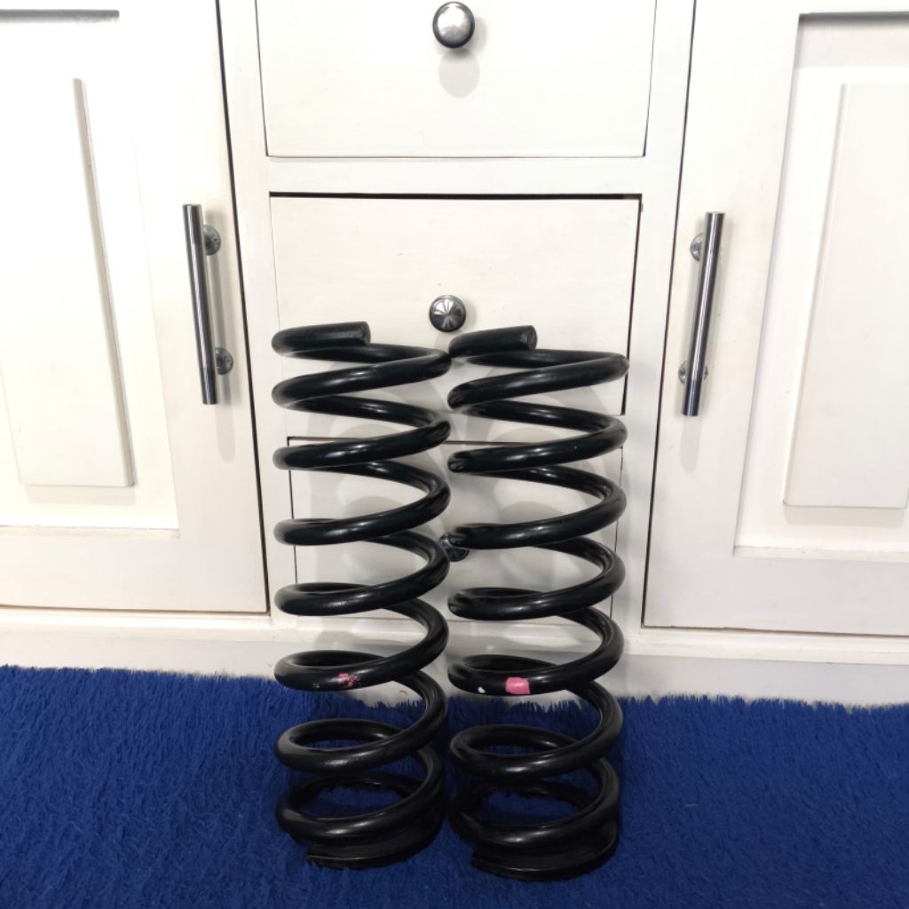 coil spring innova belakang