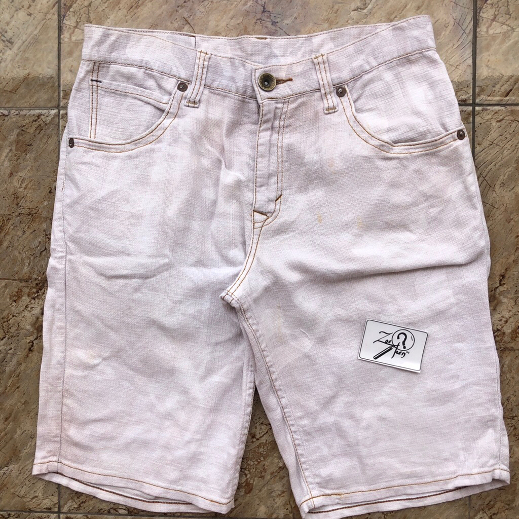 CELANA PENDEK EDWIN CAMO PUTIH NODA