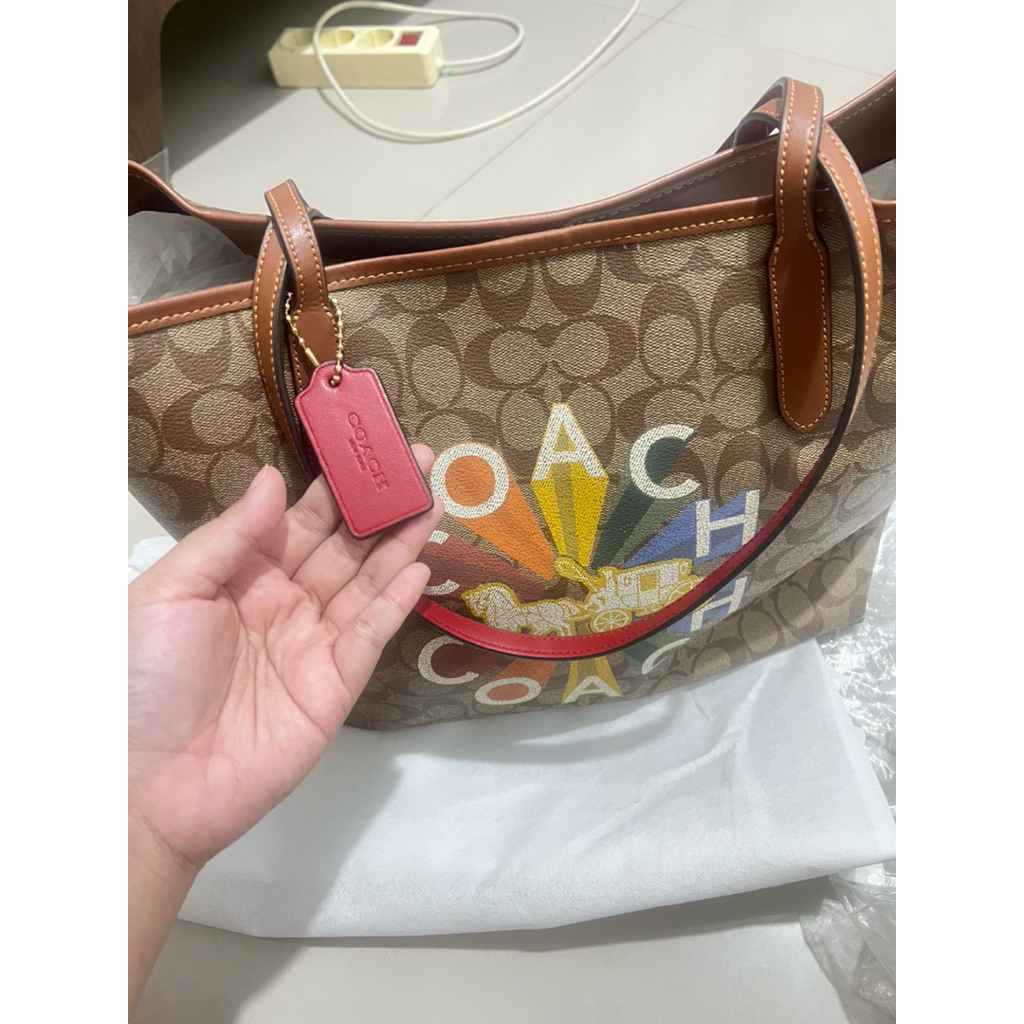Preloved Coach City Tote In Signature Radial Rainbow Original