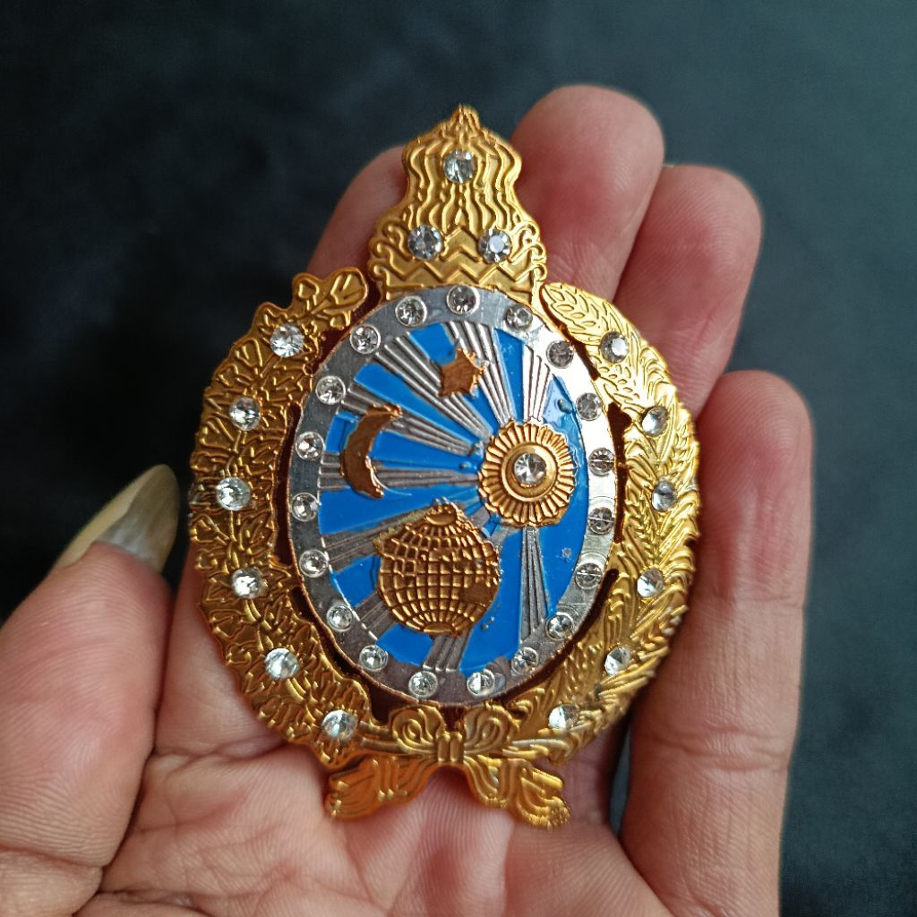Bross Pin Logo Keraton Surakarta Bahan Kuningan Sepuh Emas