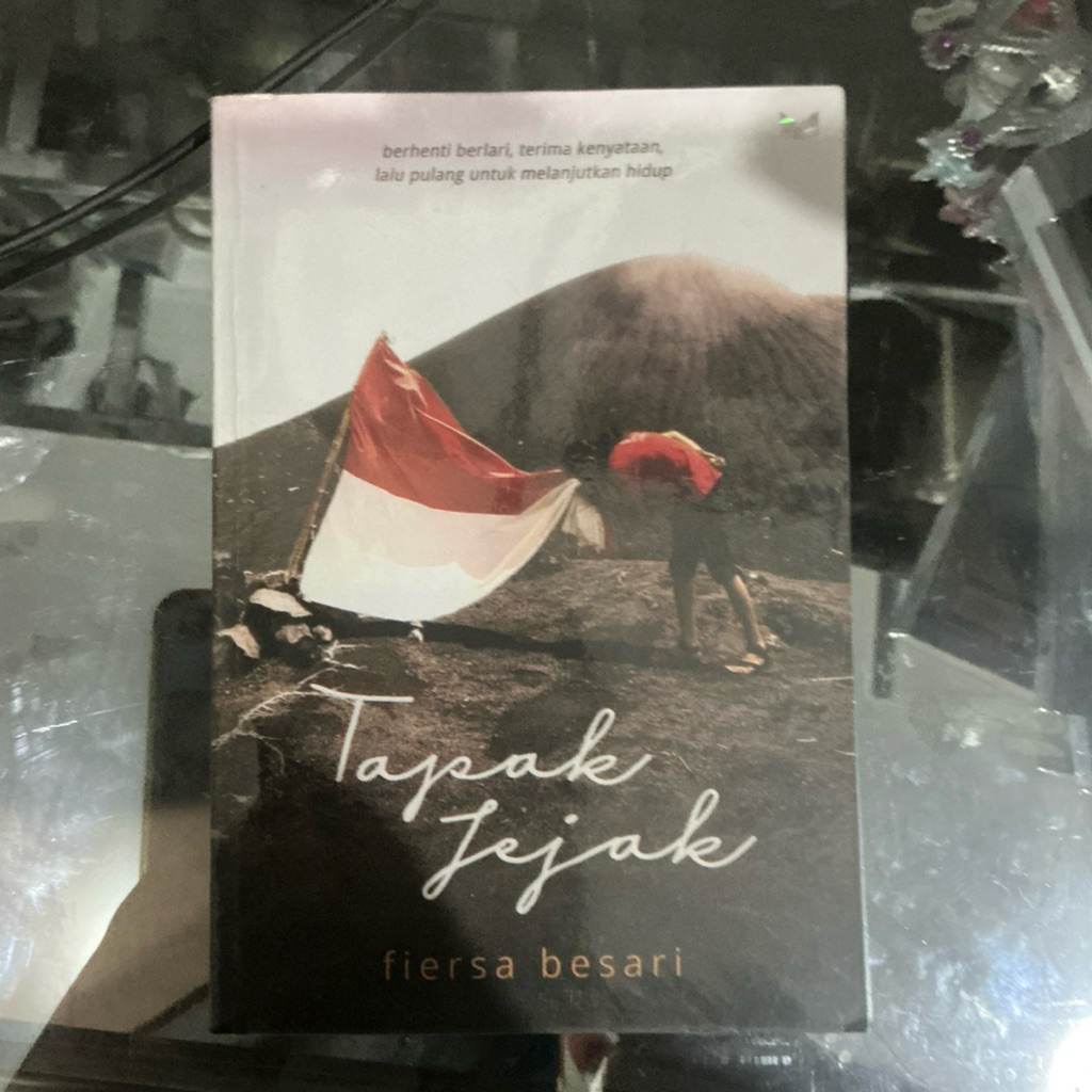 (preloved) buku tapak jejak by fiersa besari
