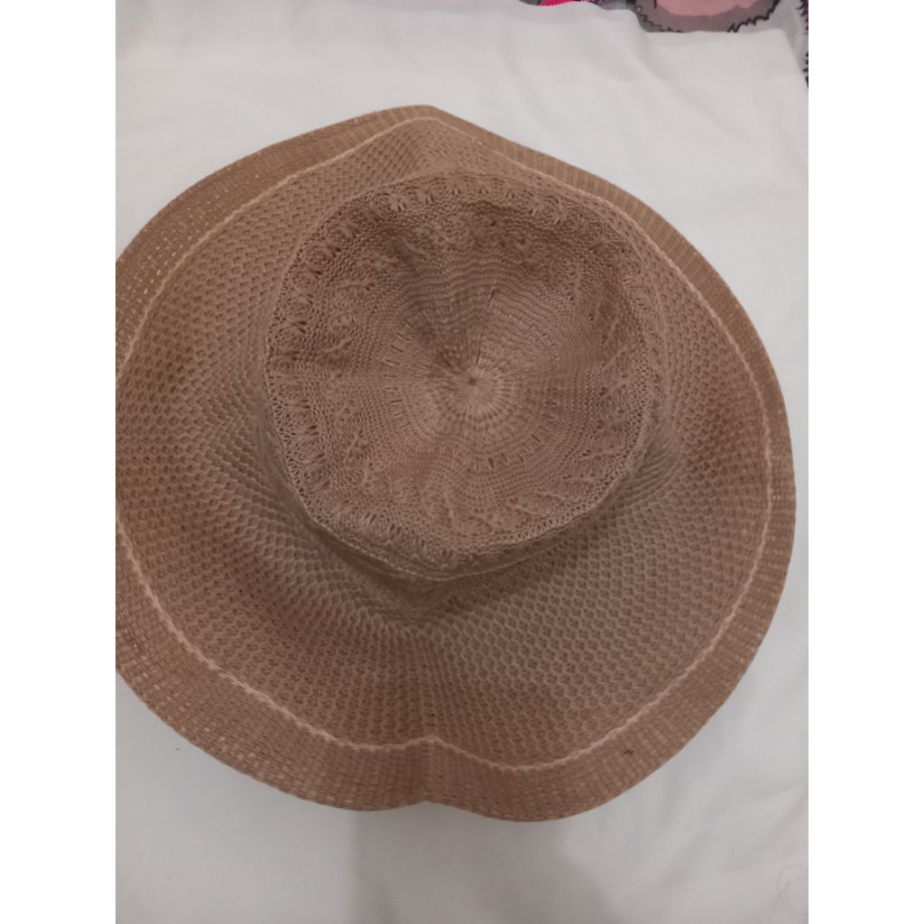 topi pantai preloved