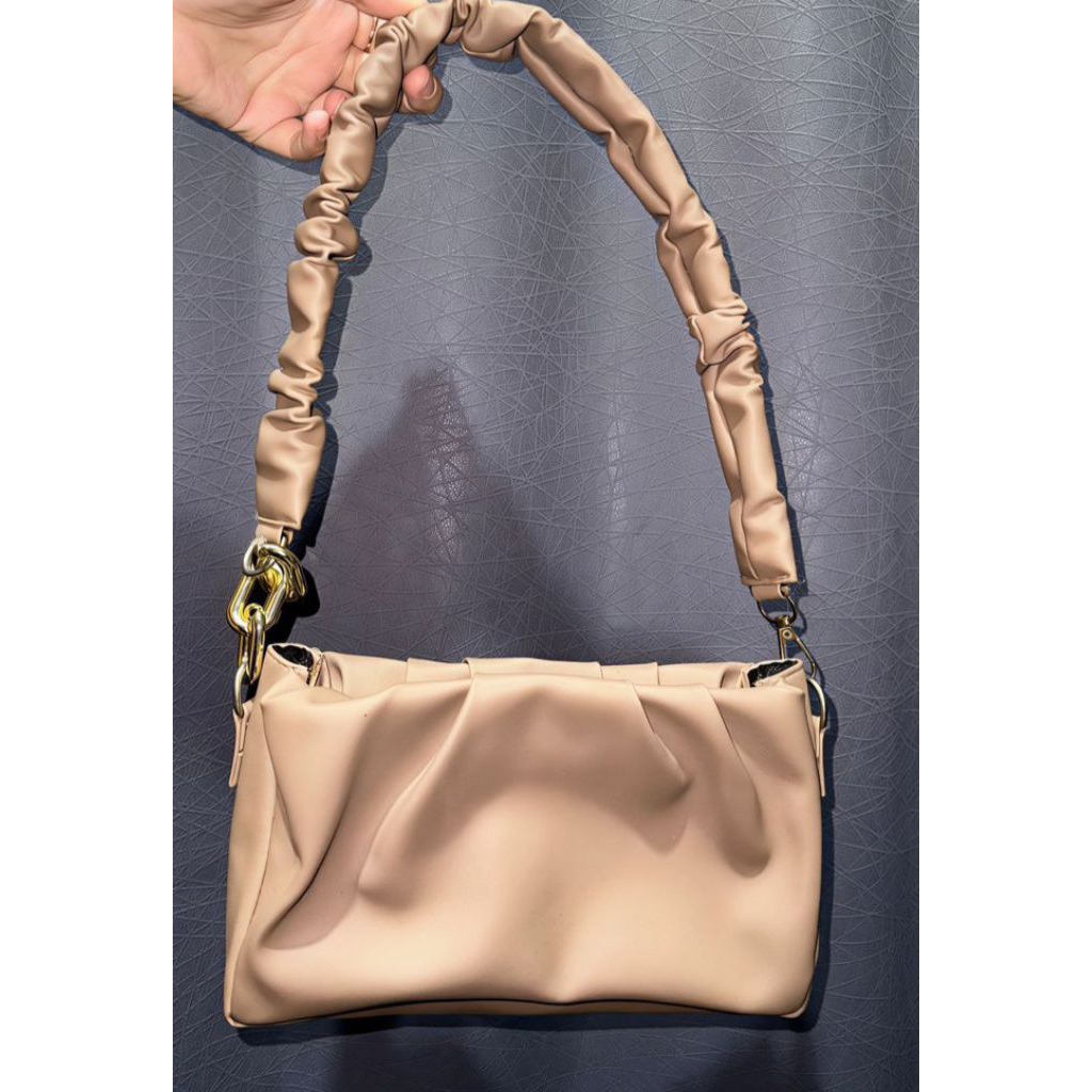 Shoulder bag (preloved)