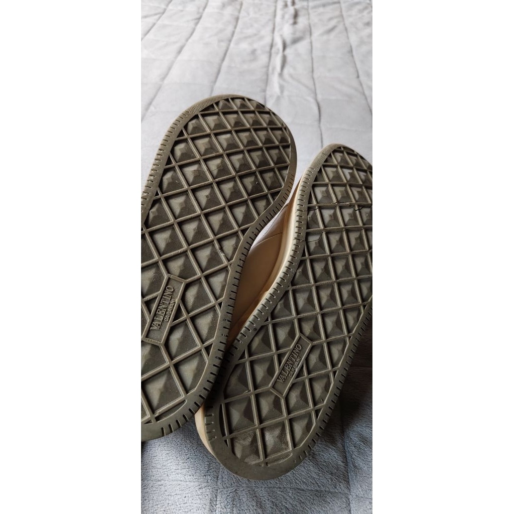 sepatu Valentino garavani leather