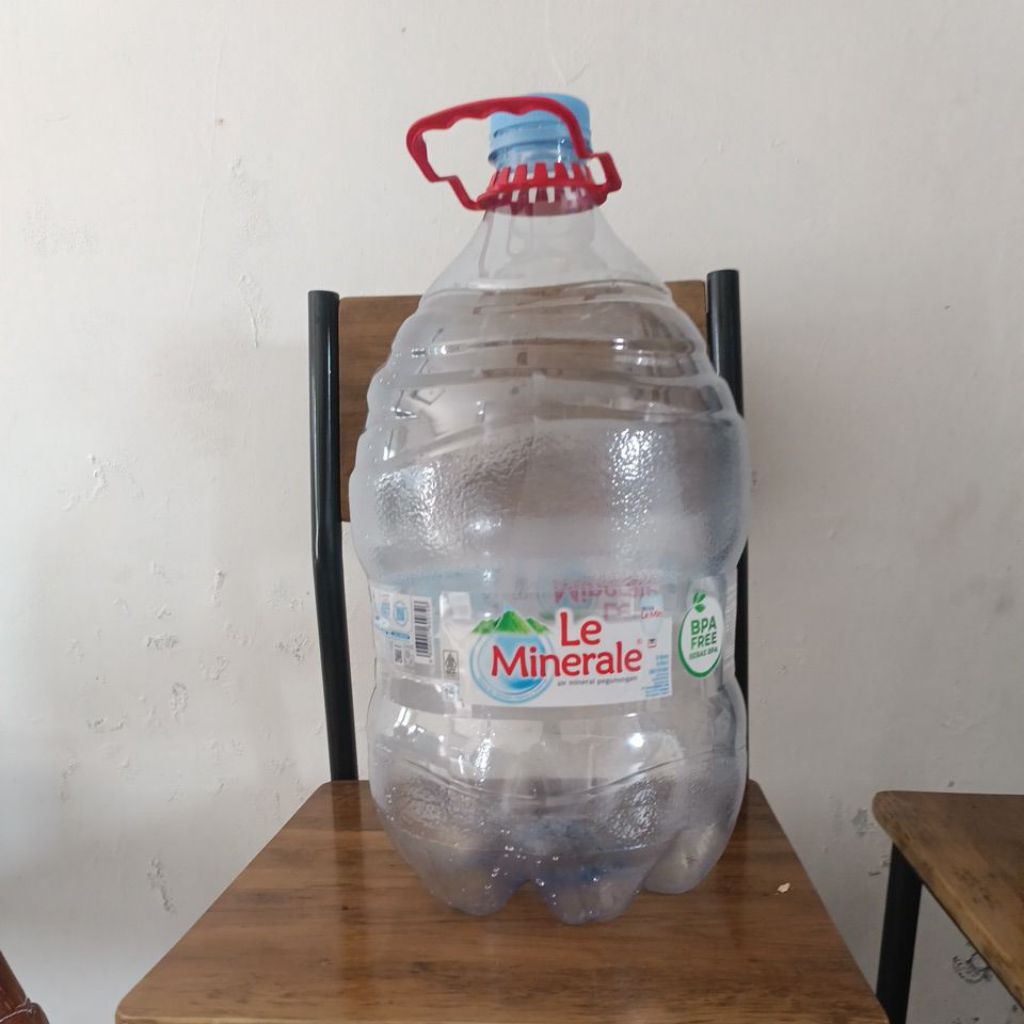 Galon kosong le mineral 15 liter