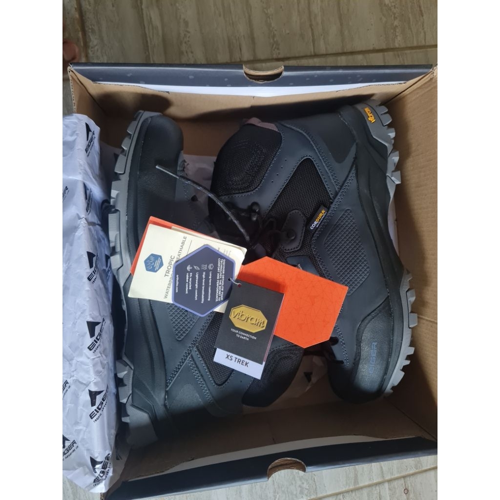 Sepatu Gunung Eiger Mountaineering Shoes Sepatu Pendakian MAMBA MID Hitam