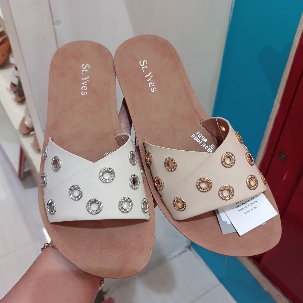 sandal wanita flat ST.YVES ori dari matahari