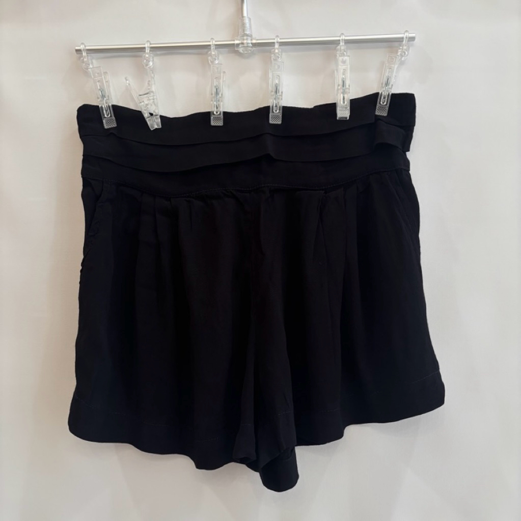 [PRELOVED] Celana Pendek Uma & Leopold