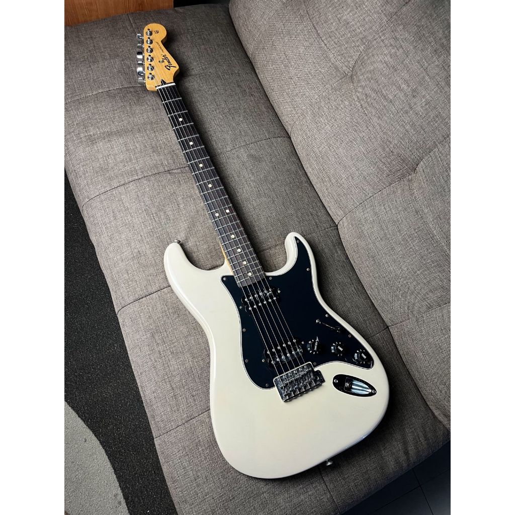 Fender stratocaster standard HH mexico