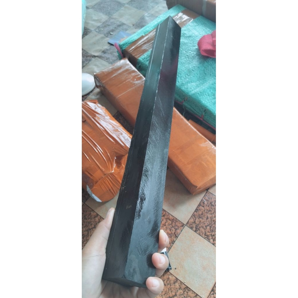 balok kayu arang.. Ebony hitam.