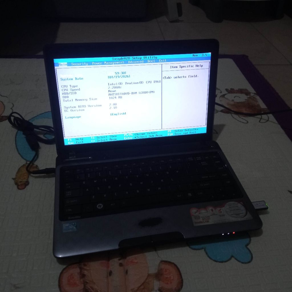 Laptop Toshiba Satellite L735