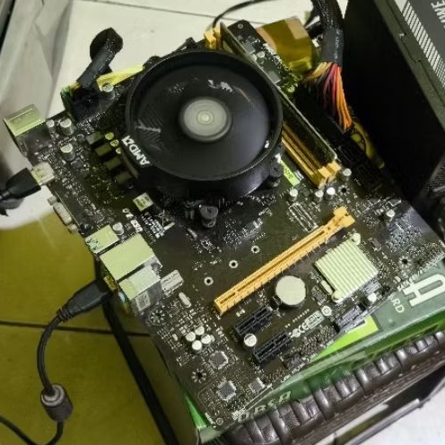 Paket Mobo Ryzen 5 3400g Feat AM4 B450m Biostar