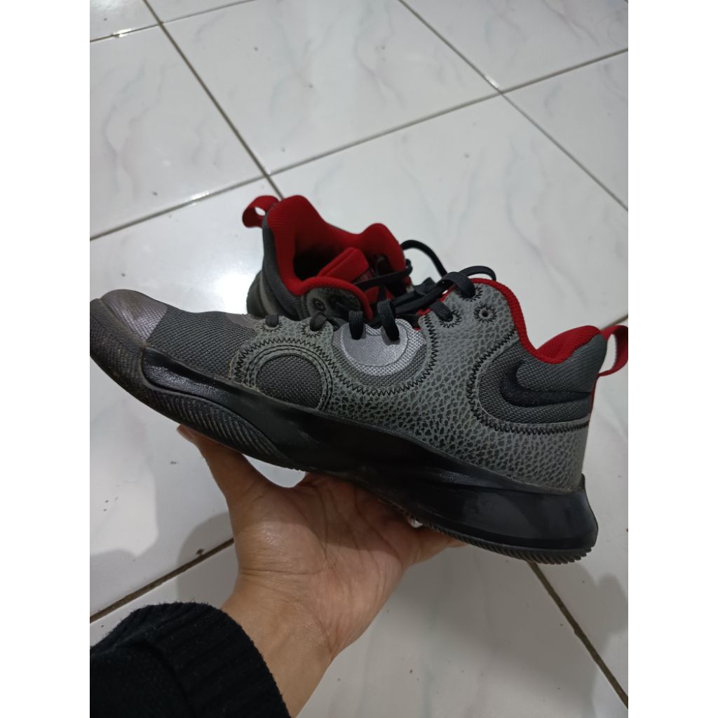 sepatu basket nike fly by mid 2 preloved