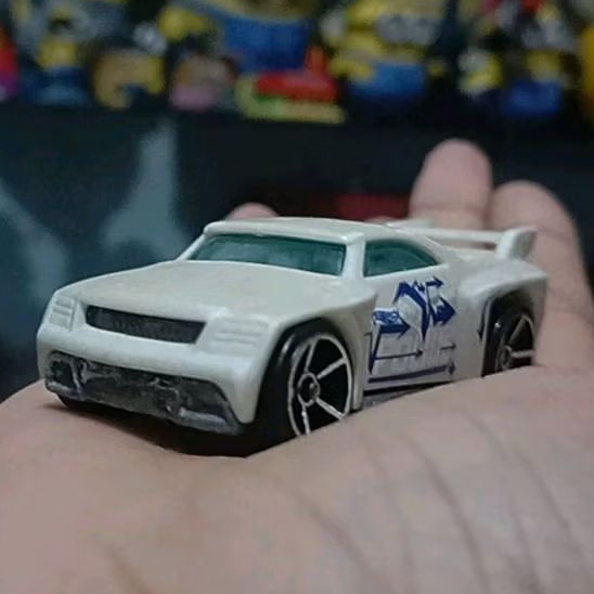 bassline hotwheels
