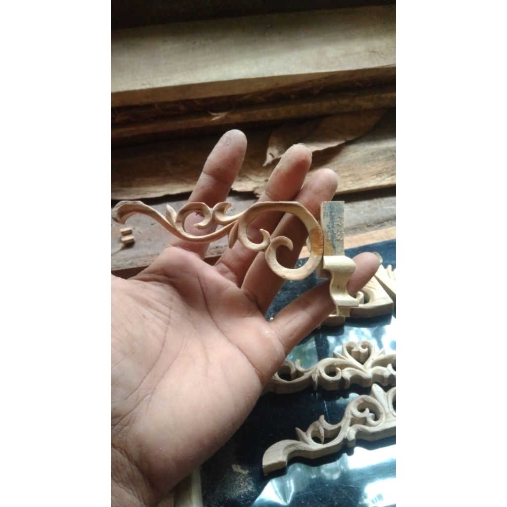KAKI SANGKAR CUNGKOK UKIR KAYU JATI