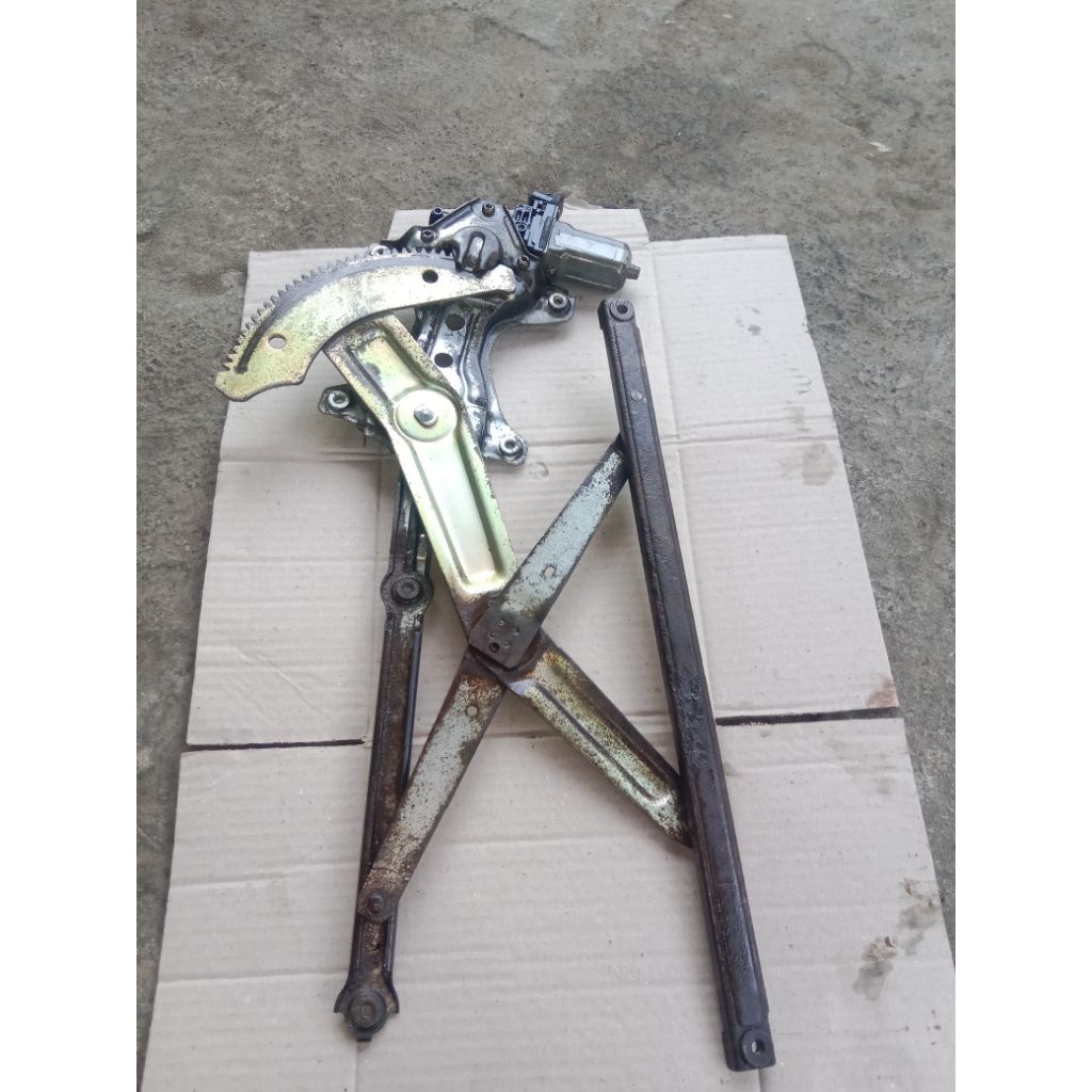 power window soluna sebelah kiri