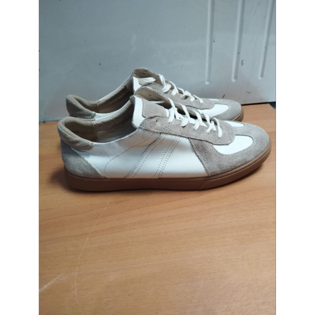 SEPATU SNEAKERS BESLOW OG BY SHOOPEN 42,5 BEKAS PRELOVED
