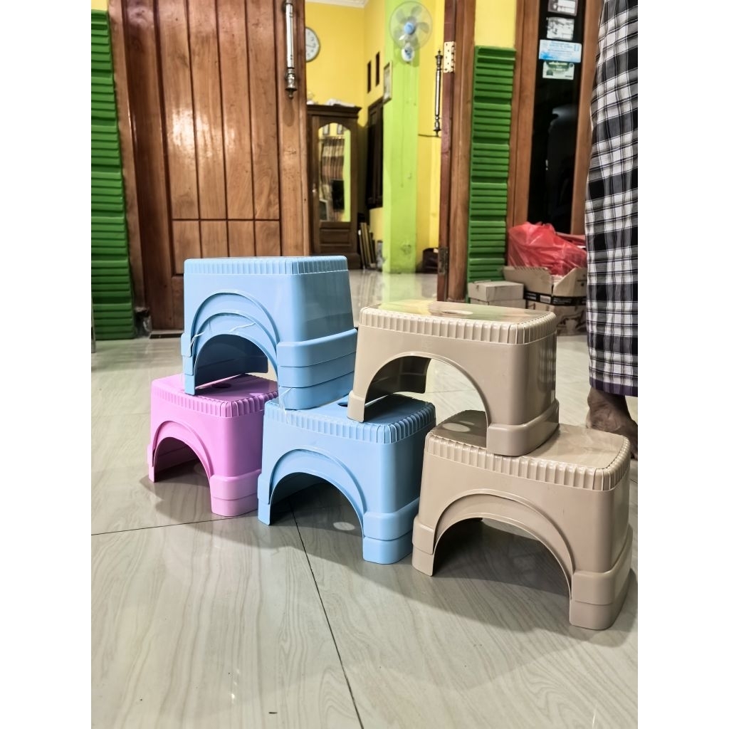 KURSI JONGKOK PLASTIK / DINGKLIK / KURSI KECIL/BANGKU JONGKOK