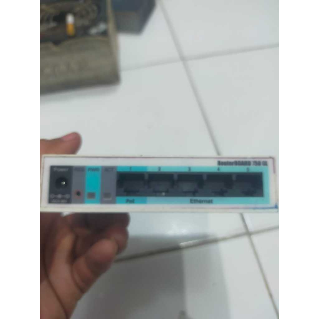 Mikrotik RB750GL Minus 1 Port ETH OFF