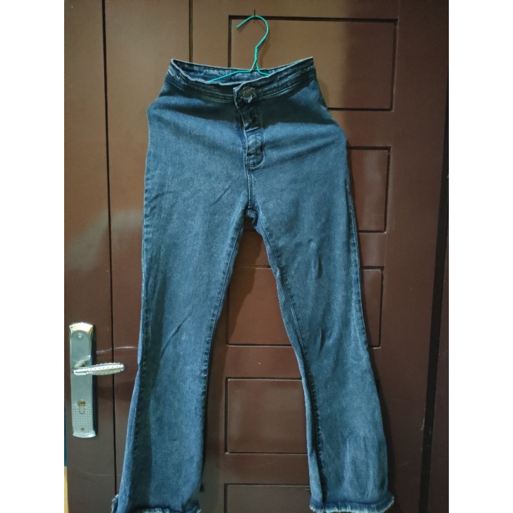 Preloved Jeans Cutbray