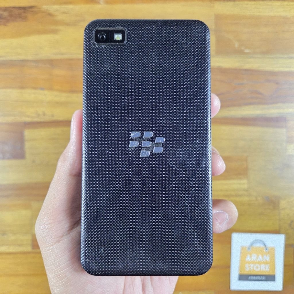 BlackBerry Z10 2/16 GB Bekas Garansi Resmi #57132