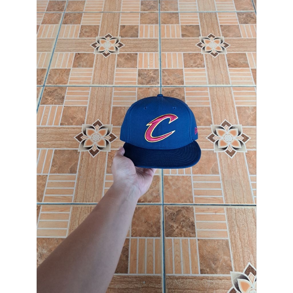 TOPI NEWERA X NBA CAVALIERS