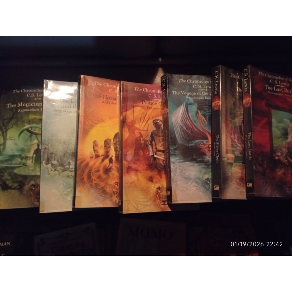 (pre-loved) buku Narnia 1 set