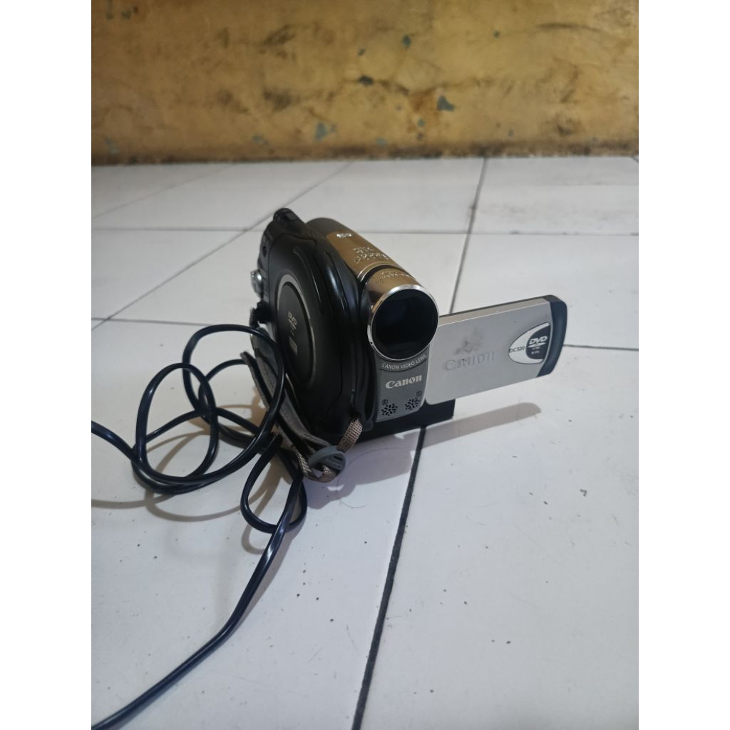 handycam canon dc320