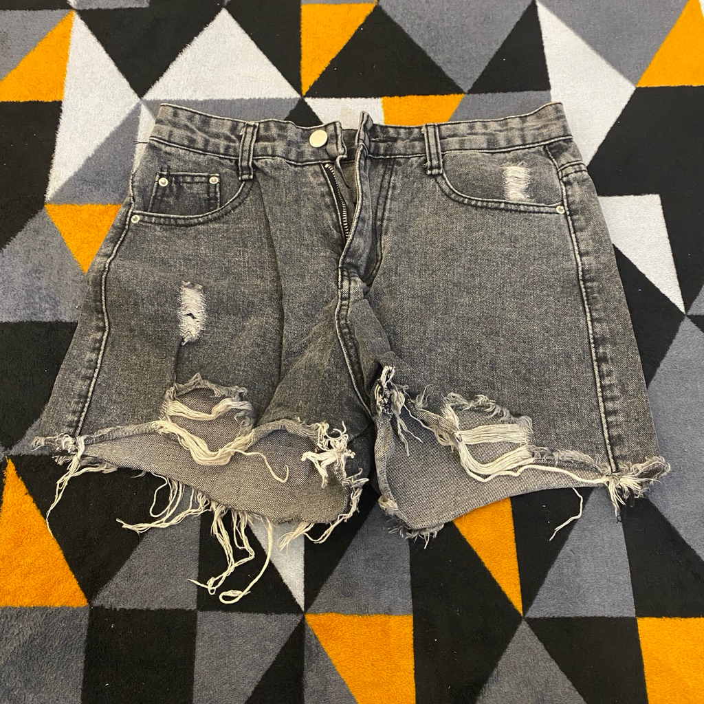 HOTPANTS LEVIS HITAM ABU (PRELOVED)