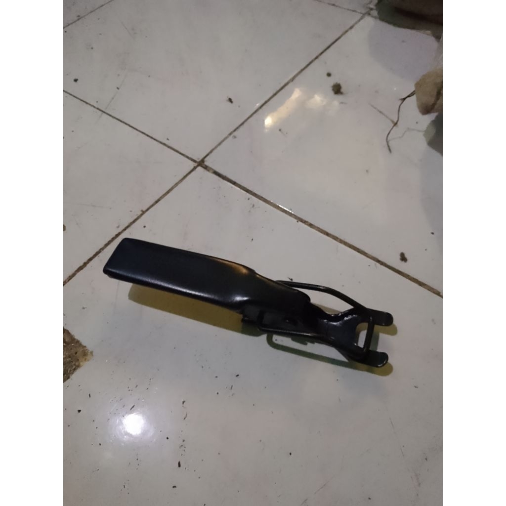 handle/kunci bagasi Grandmax