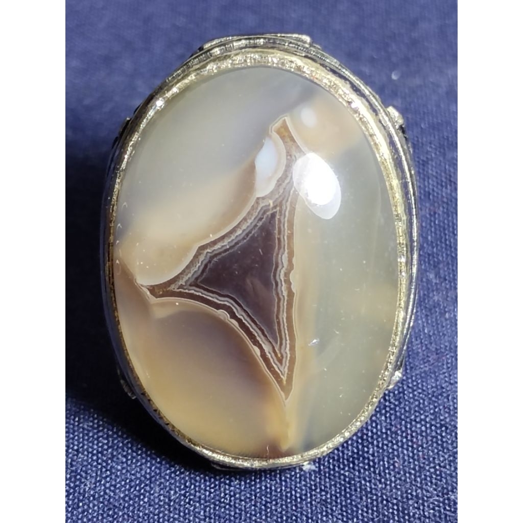 Natural Chalcedony / Batu Anggur Yakut, SEGITIGA PAMOR