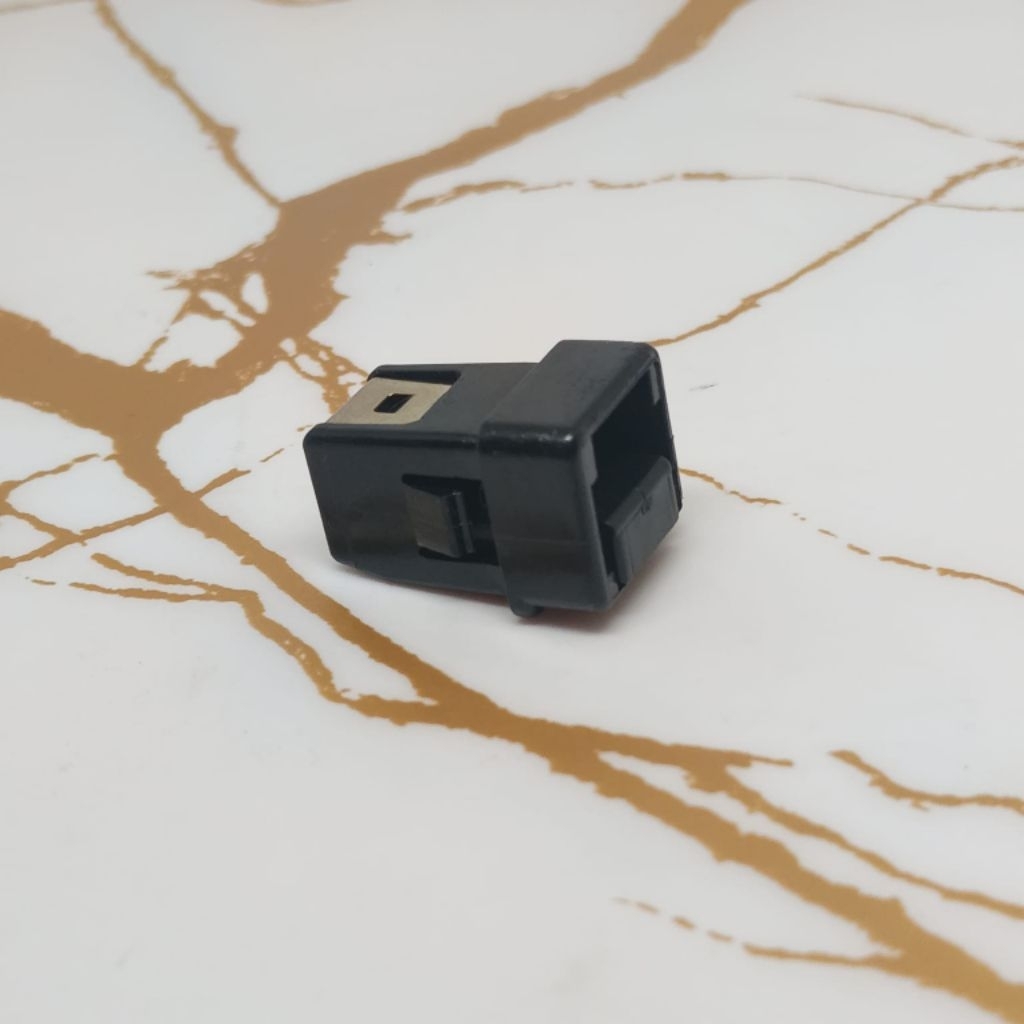 Latch pengait pengunci laci Honda PCX 150 LED PCX 160 ADV 150 ADV 160 81142-K01-901