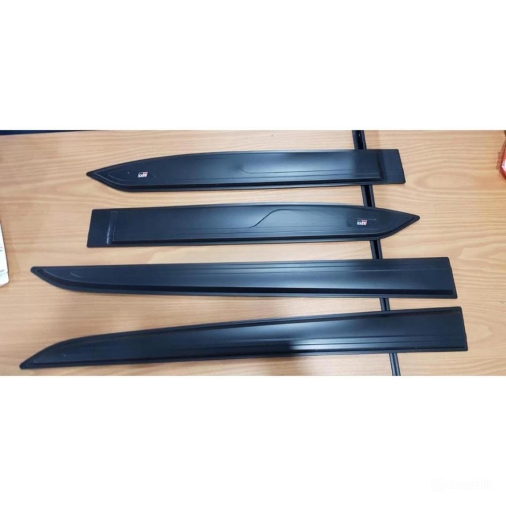 Lis Body / Side Moulding Avanza Veloz 2022 Tulisan GR Sport