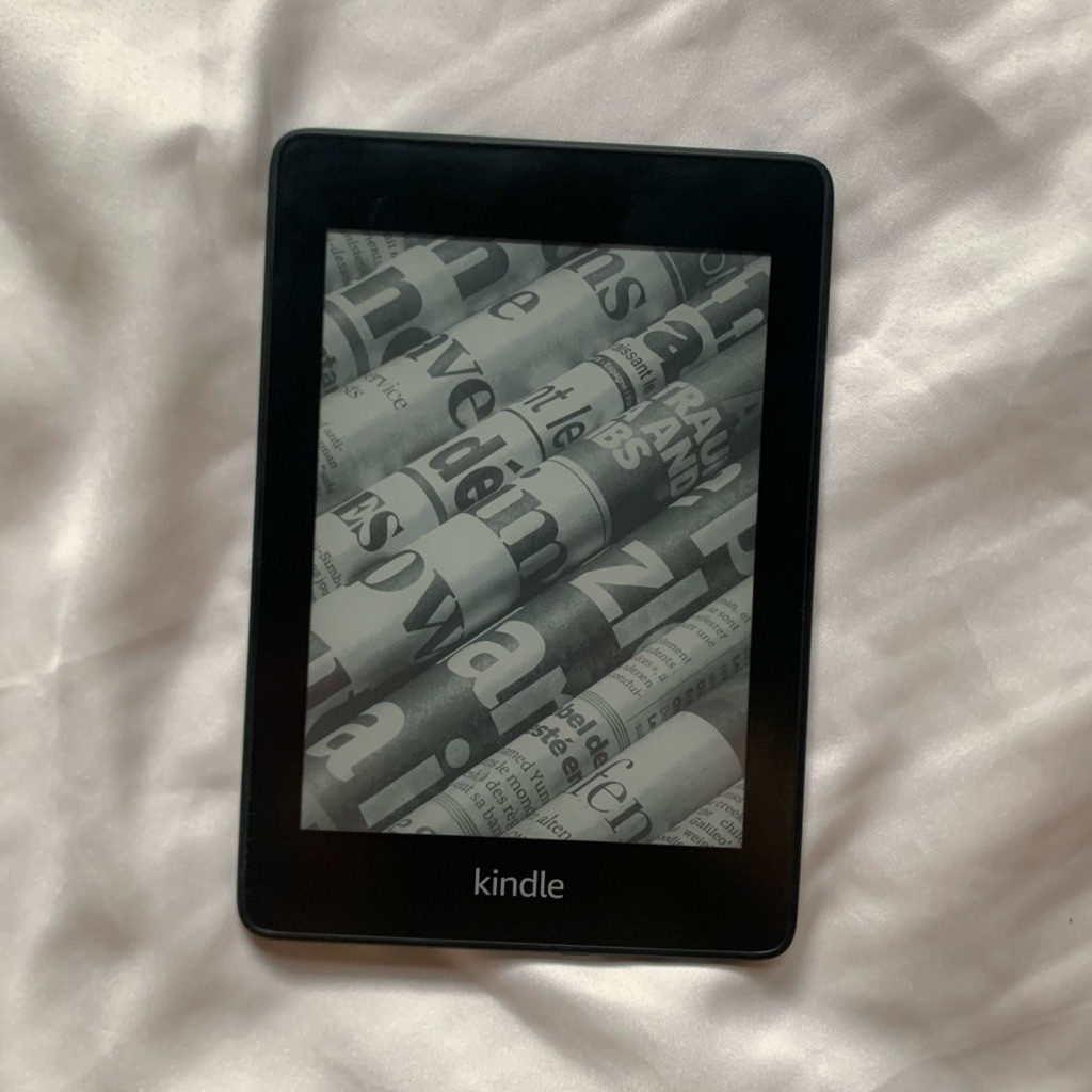 [PRELOVED] Amazon Kindle Paperwhite Gen 10th - storage 8 GB - warna Black - e-reader, bukan versi ba