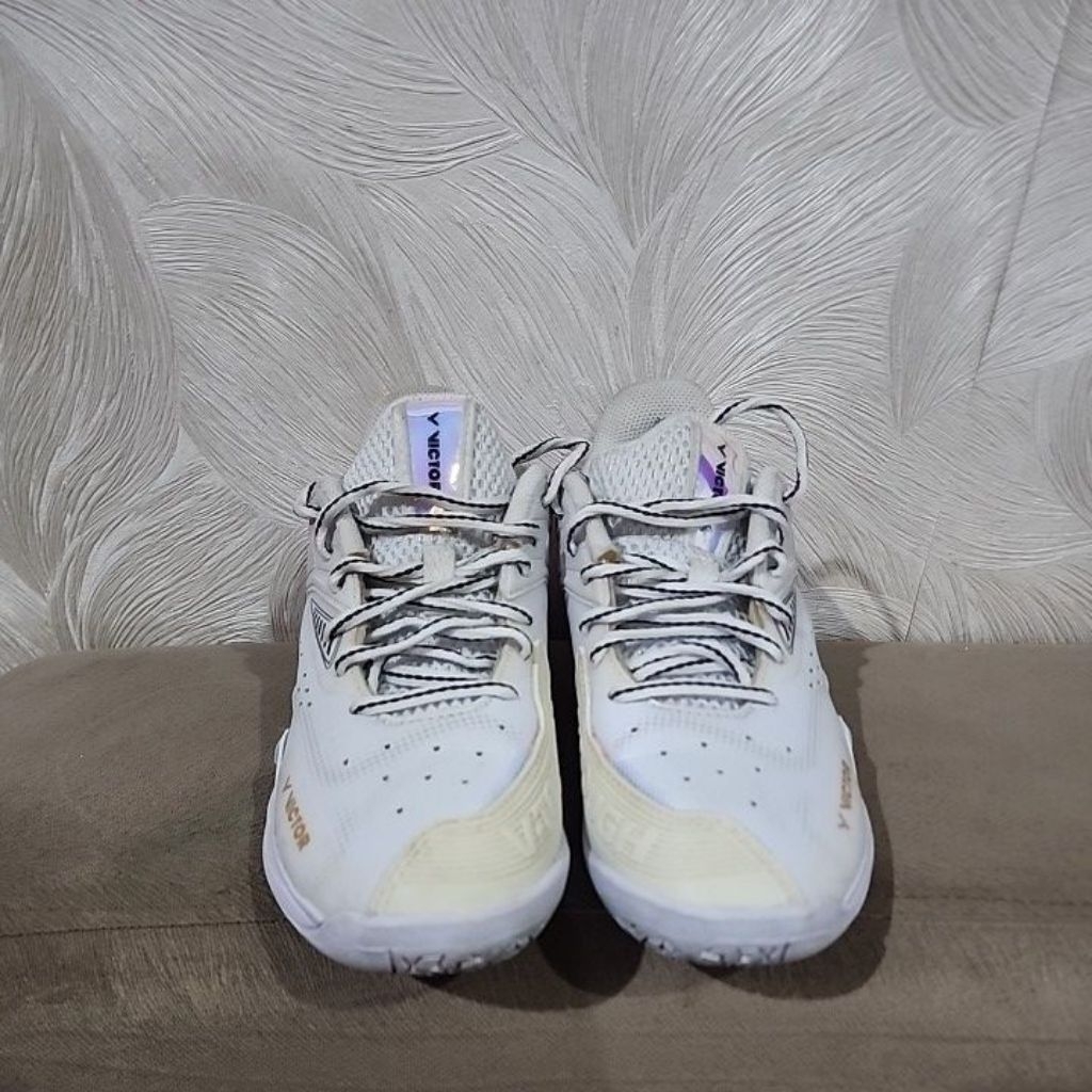 Sepatu badminton Victor P8500II second