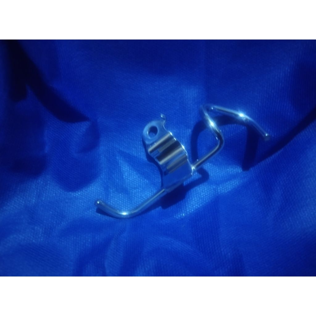 0klem kleman dudukan breket selang rem depan Vega force Jupiter z1 original pnp Mio dichrome